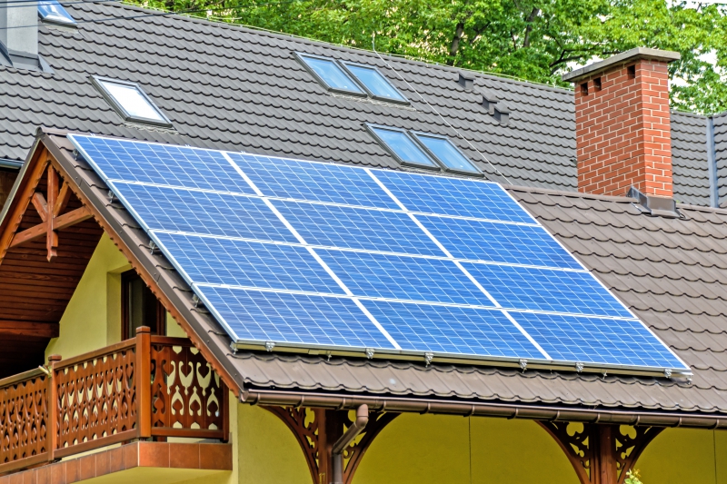 chauffagiste-TANNERON-min_solar-panels-1477987